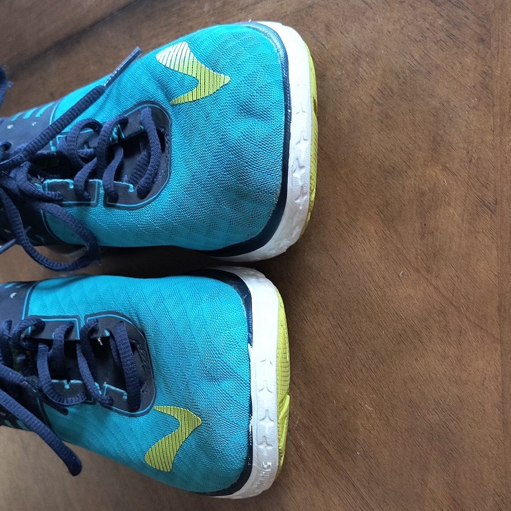 Brooks Pure Flow 6 Lightweight Running Shoes 8.5 - Picture 4 of 6